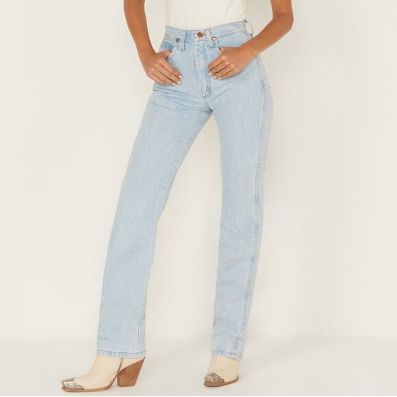 Wrangler Women’s Light Wash Slim Fit Cowboy Cut Jeans Size 9 x 32 Cowboy Carter - Picture 2 of 8